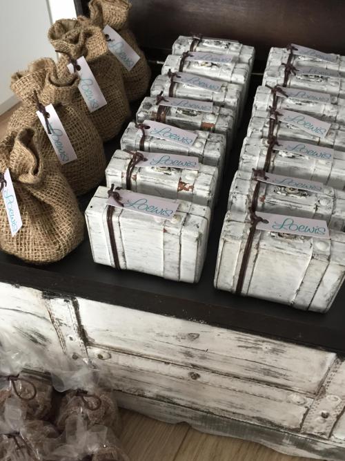 doopsuiker Wevelgem Bonino houten valiesje kistje bruin touw levering materniteit 