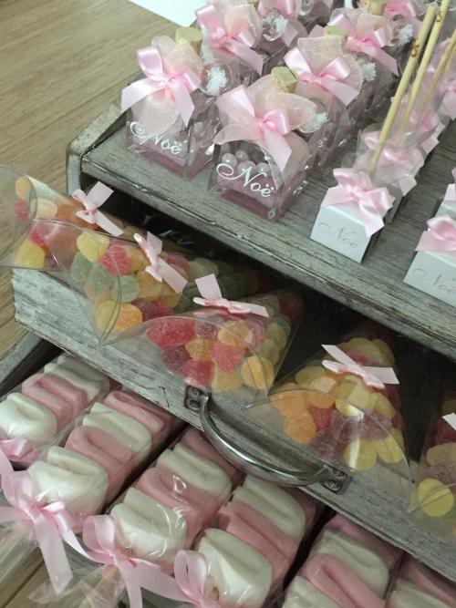doopsuiker Bonino Wevelgem gratis levering gratis presentatiestuk snoepjes roze-wit